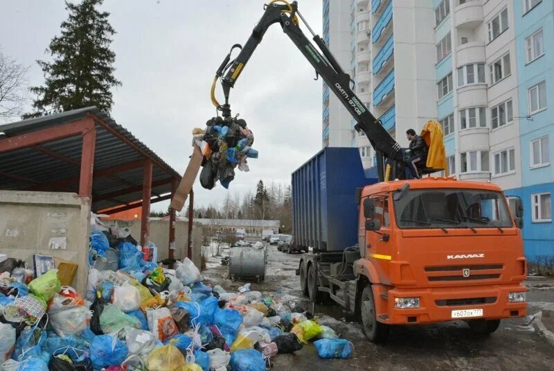 Вывоз бытового мусора в Сибае с погрузкой в октябре