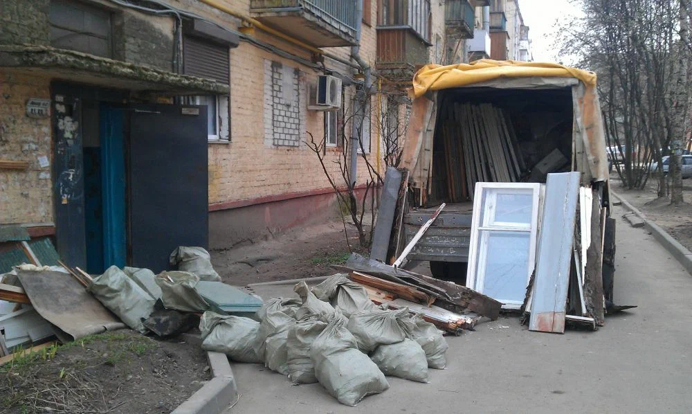 Вывоз мусора после ремонта в Сибае от ПроМусор — цены от 4624 руб., быстро и недорого