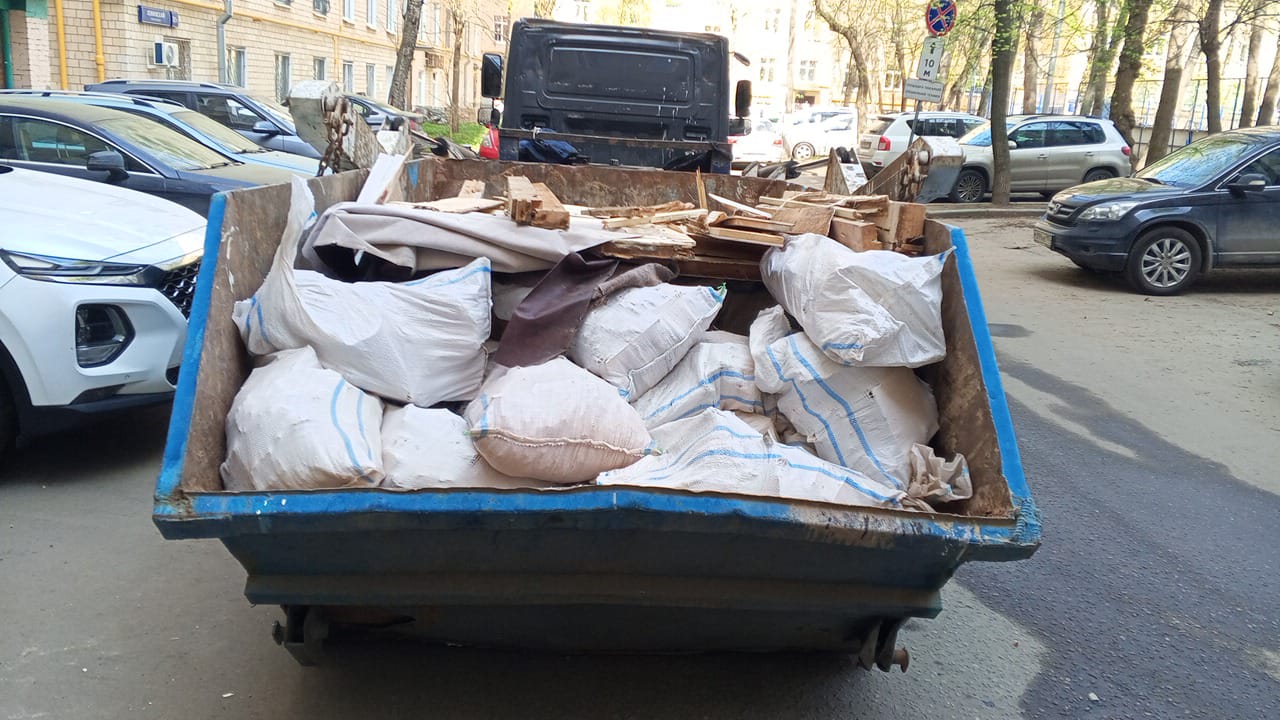 Вывоз мусора из магазина в Сибае в октябре