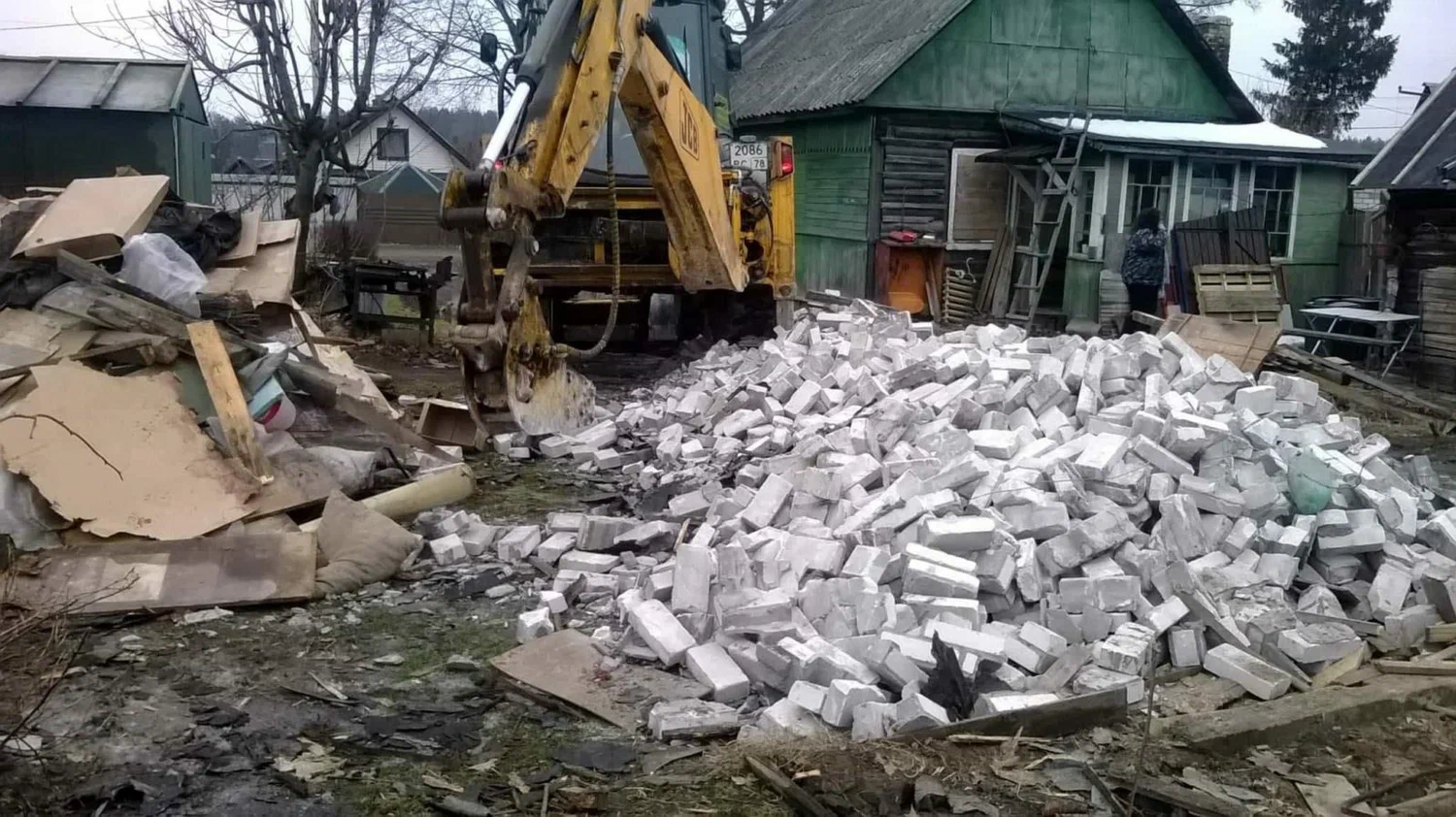 Вывоз мусора после сноса здания в Сибае от ПроМусор – цена от 5138 руб., утилизация и уборка стройотходов