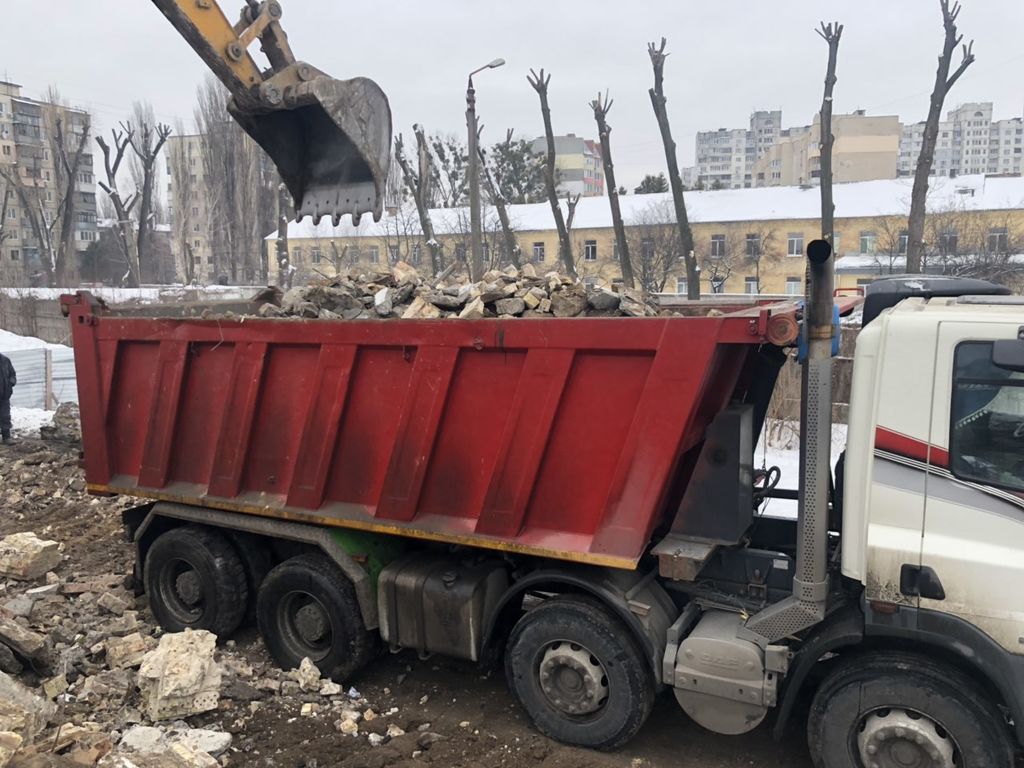 Вывоз мусора Камазом в Сибае в октябре