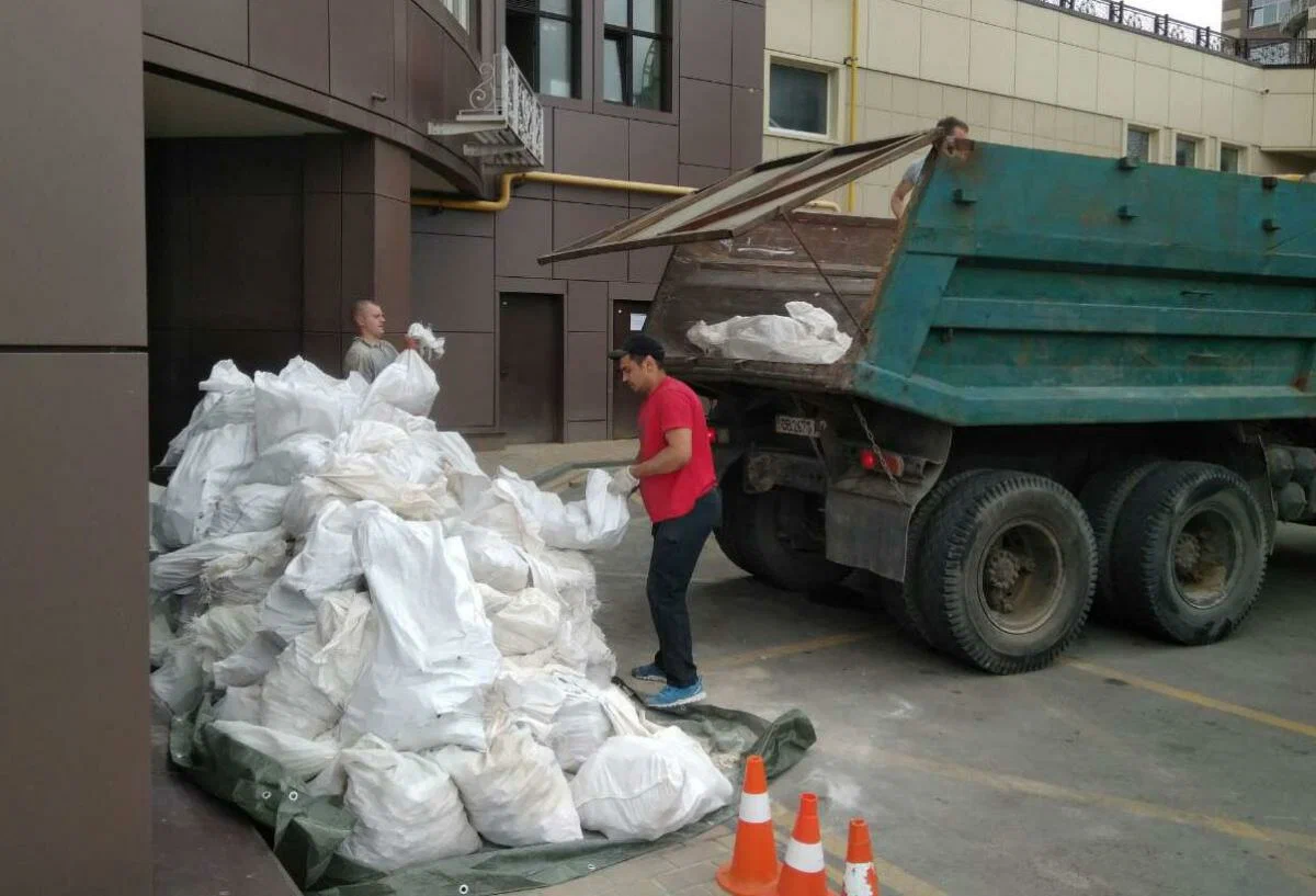 Вывоз мусора из подвала в Сибае от ПроМусор – уборка, разбор завалов и очистка, цены от 2466 руб