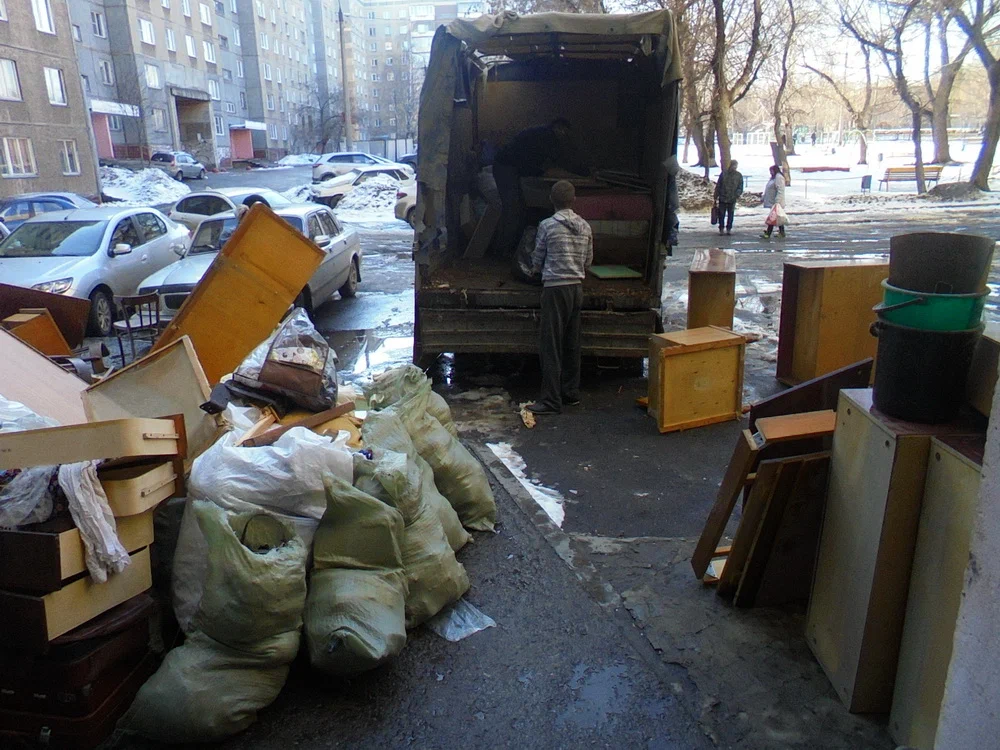 Вывоз мусора из подвала с утилизацией в Сибае в октябре