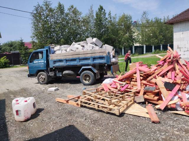 Вывоз мусора с чердака в Сибае в октябре