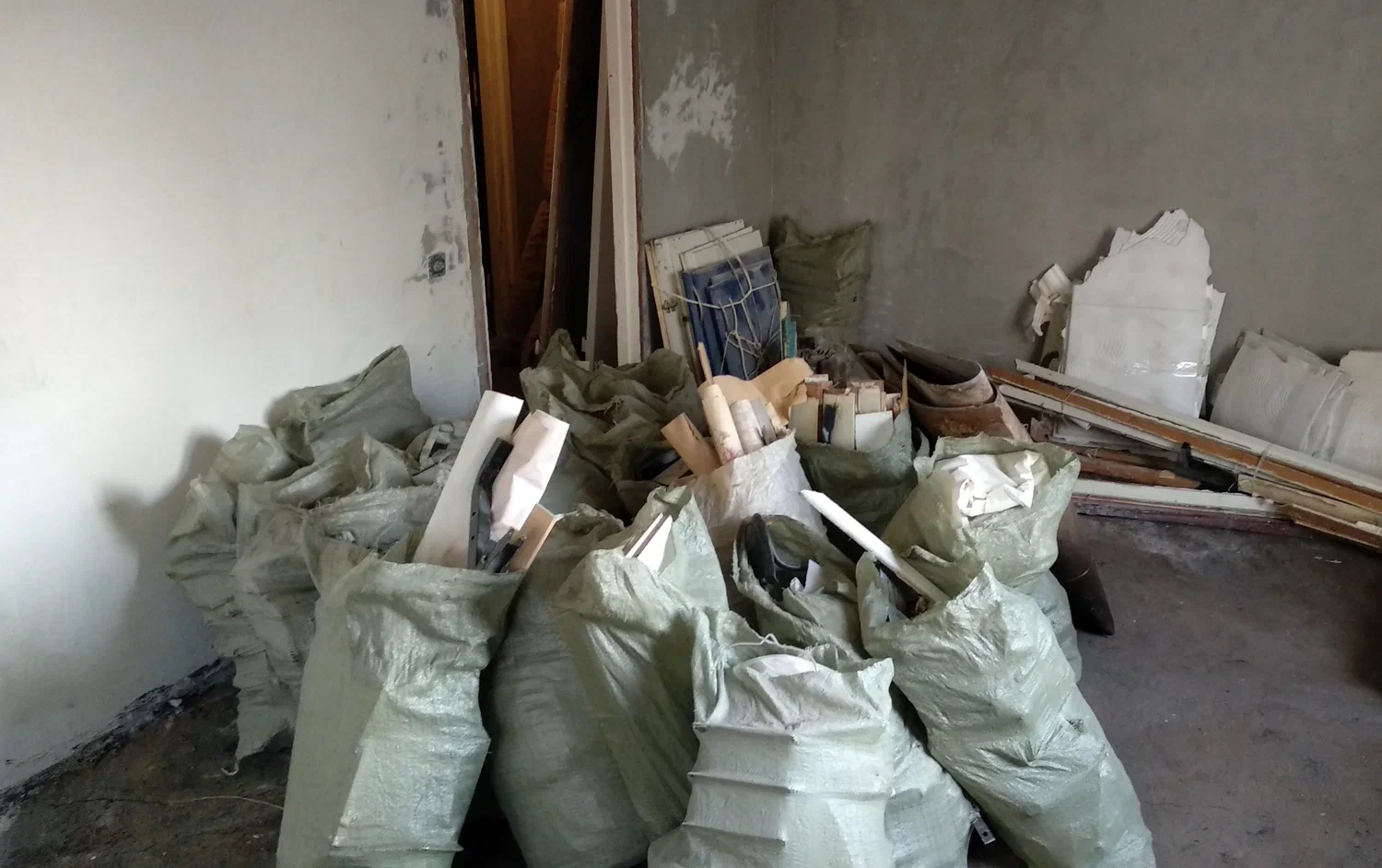 Уборка строительного мусора с вывозом и утилизацией в Сибае в октябре