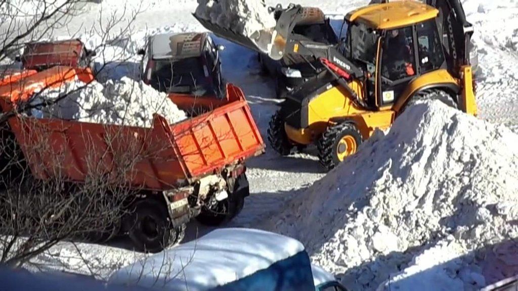 Вывоз снега с погрузкой в Сибае для организаций и частных лиц в октябре