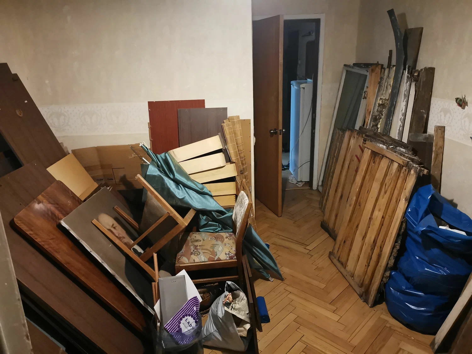 Демонтаж мебели с вывозом и утилизацией в Сибае в октябре
